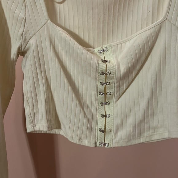 Cropped Top - Picture 2 of 7